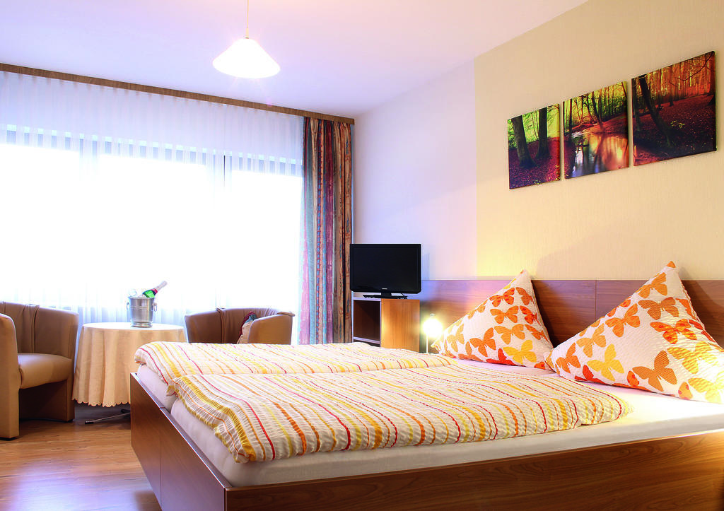 Saaletal Pension & Ferienwohnungen Bad Bocklet Oda fotoğraf